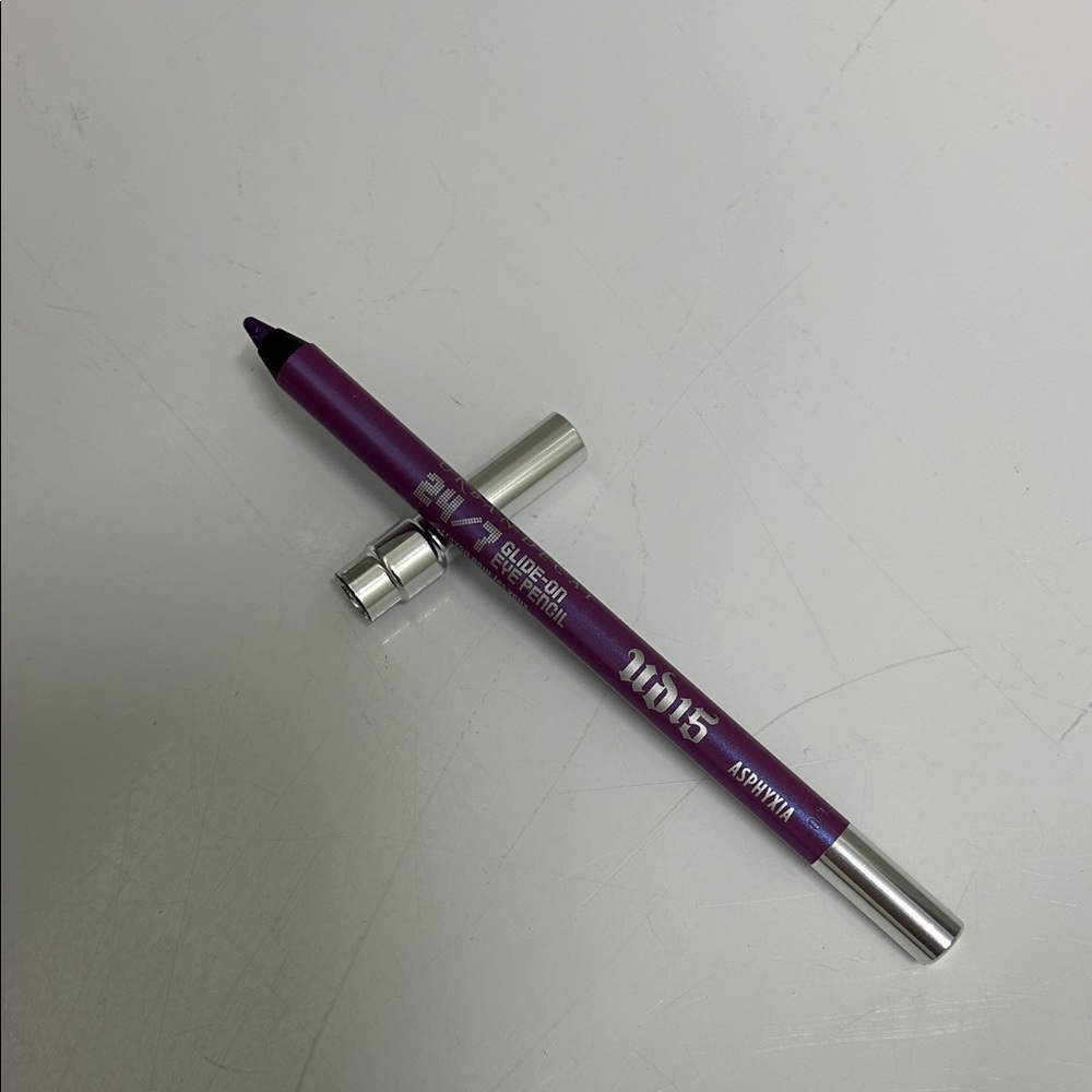 Asphyxia 24/7 Glide-On Eye Pencil in Asphyxia NEW - Picture 3 of 4
